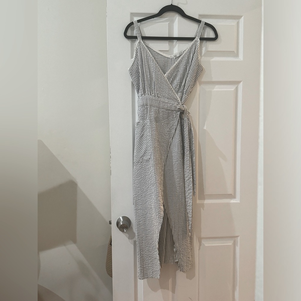 Zara seersucker striped wrap dress with pockets and tie waist, medium